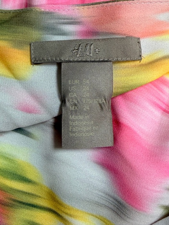 H&M Plus Watercolor Floral Sheer Blouse Long Sleeve V-Neck Size 22 2X - Picture 3 of 5